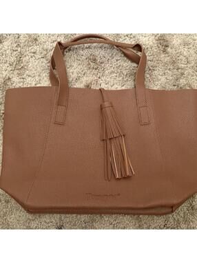Tan and brown faux leather tote bag #fauxleather #totebag